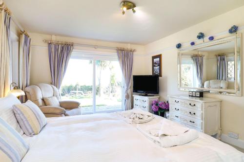 Mole Cottage - image 2