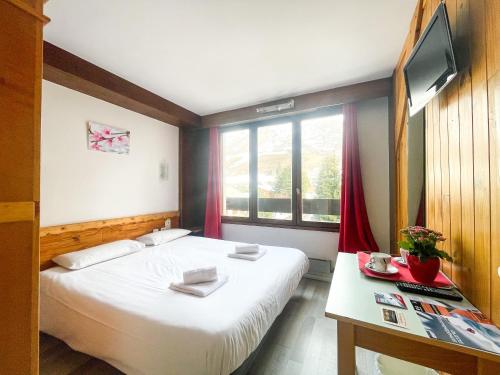 Atmosphere Hotel - image 10