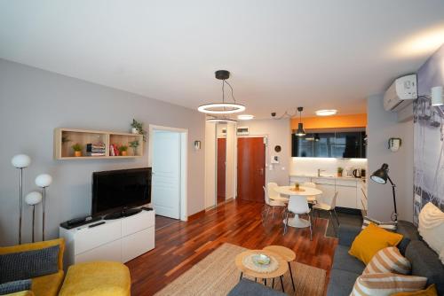 Holló 12 Apartment - image 9