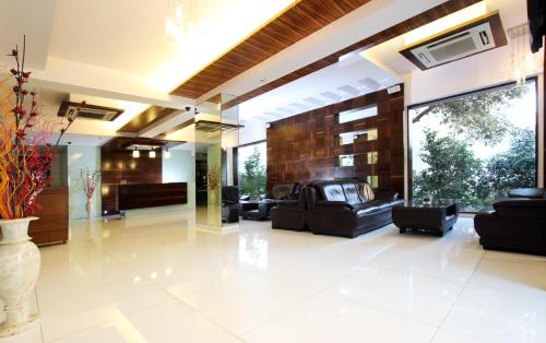 Lobby, Nestor Hotel in Mumbai