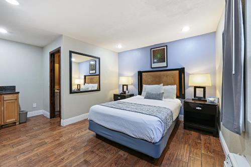 Hotel Point Loma in Roseville-Fleet Ridge