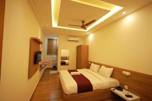 HYDEPARK REGENCY - Nelliampathi