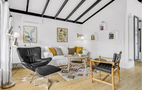 Cozy Home In Gilleleje With Wifi