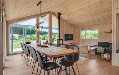 Awesome Home In Glesborg With Sauna