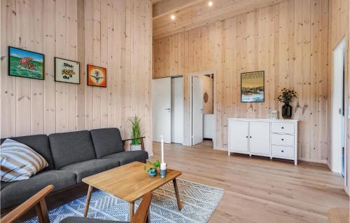 Awesome Home In Glesborg With Sauna