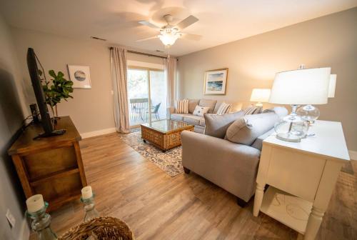 New Finishing Touches Added ! Walk to The Salty Dog South Beach Sleeps 4 Sea Pines in 南灘