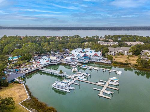 New Finishing Touches Added ! Walk to The Salty Dog South Beach Sleeps 4 Sea Pines New Finishing Touches Added ! Walk to The Salty Dog South Beach Sleeps 4 Sea Pines