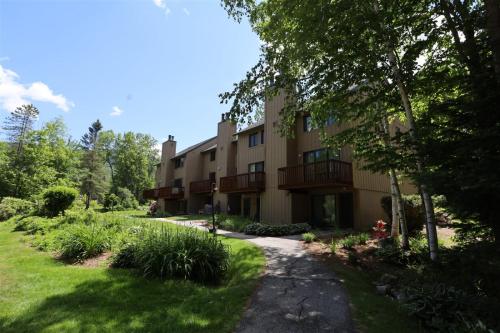 Waterville Valley Pet Friendly Vacation Condo close to Community Center! - Apartment - Waterville Valley