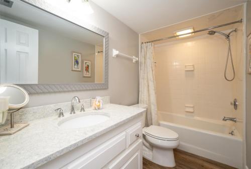 1737 Bluff Villas Renovated Tommy Bahama Villa Water Views Sleeps 6 Sea Pines 1737 Bluff Villas Renovated Tommy Bahama Villa Water Views Sleeps 6 Sea Pines