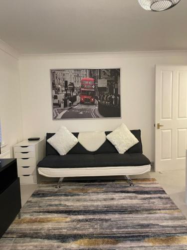 Stunning Studio Flat - Free Parking - 3 min from Sutton Station