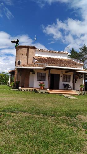 Casa de Campo EL LAGUITO - Mesa de los Santos