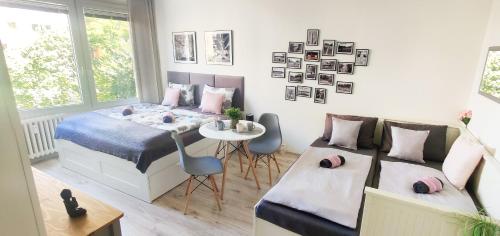 King Size Sunny Home 19 minutes to Center