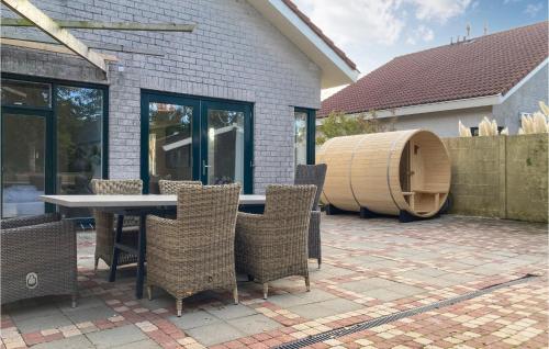 Exterior view, Cozy Home In Stavenisse With Sauna in Stavenisse