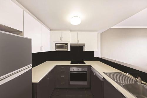 Adina Apartment Hotel Sydney Surry Hills - image 9