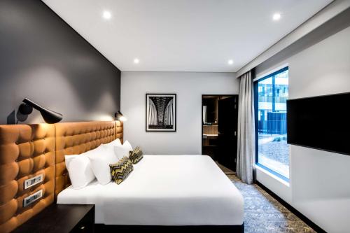 Vibe Hotel North Sydney Room Type - Standard King Room