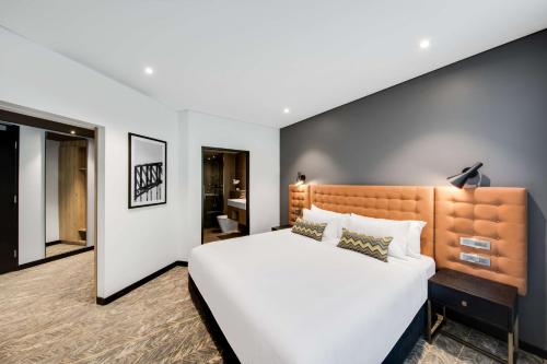 Vibe Hotel North Sydney - image 2
