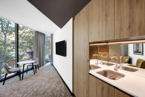 Vibe Hotel North Sydney - image 7
