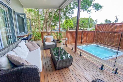 Beach House with spa among the trees Coolum Beach