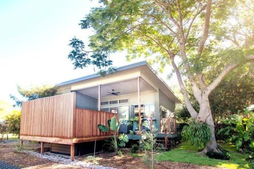 Beach House with spa among the trees Coolum Beach