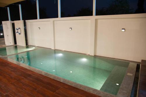 Chao Sam Ran Pool Villa Phetchaburi หาดเจ้าสำราญ เพชรบุรี ราคาสำหรับ 8 ท่าน