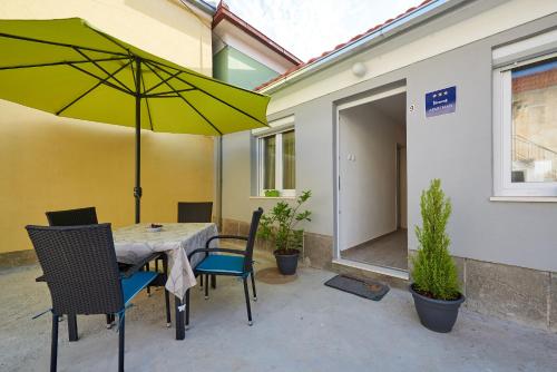 House Dvor, Seget Vranjica (fotografie 4)