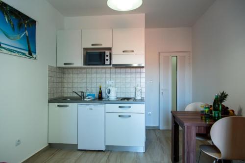 Studio with Sea View image 4