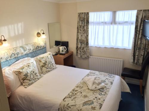 The Berwick - Over 40's Only - image 3