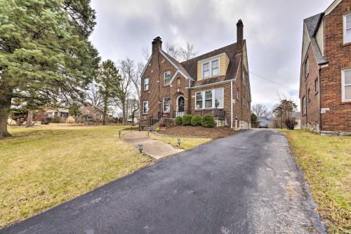 St Louis Vacation Rental 4 Mi to Airport! in Woodson Terrace, USA