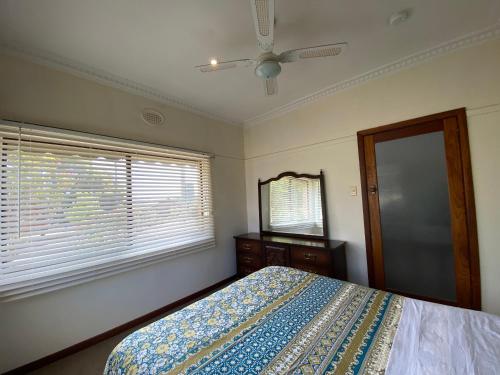 6 Beds-Whole House-Stawell-Grampians National Park