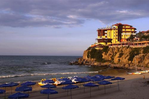 مدخل, Hotel Parnasse in سوزوبول