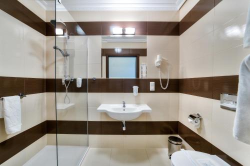 Lux Double Room with Shower