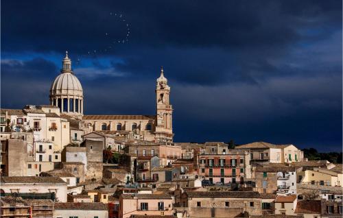 Stunning Home In Ragusa With Kitchen