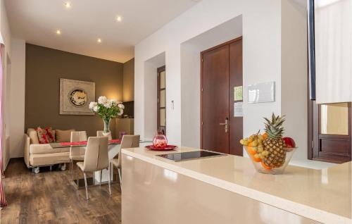 Cozy Apartment In Sevilla With Kitchen, Seville (photo 6)