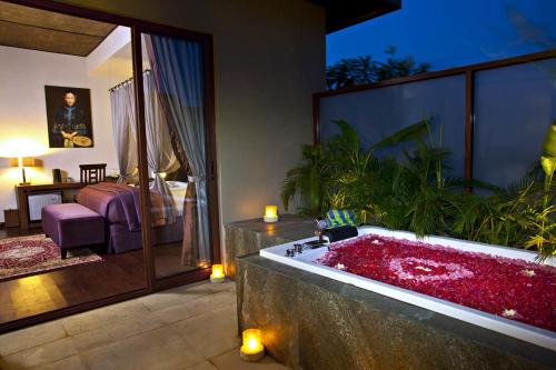 カニシカ ヴィラズ18