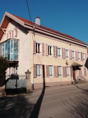 Appartement à 5 min à pied du centre ville et des sentiers, 6 personnes et 2 SDB