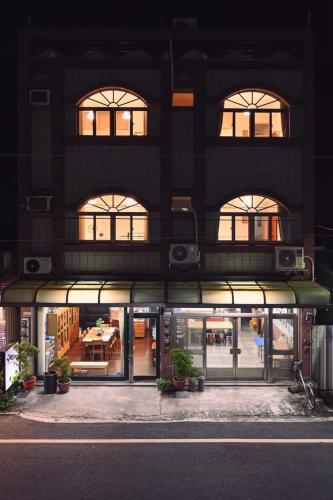 Exterior view, Carlos Backpacker in Minxiong Township