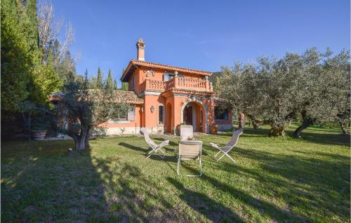  Stunning Home In Poggio Catino With 3 Bedrooms, Outdoor Swimming Pool And Heated Swimming Pool in Poggio Catino