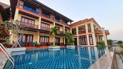 bazen, Pon Arena Hotel in Muang Khong