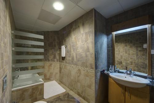 Al Khoory Hotel Apartments Al Barsha - image 11