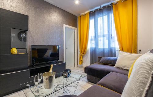 Lovely Apartment In Sevilla With Wifi, Seville (photo 2)