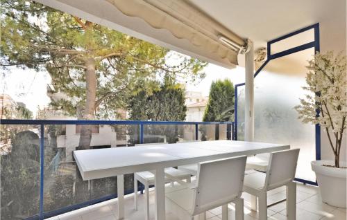 Apartment Avenue de Madrid - image 8