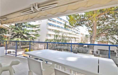 Apartment Avenue de Madrid - image 13