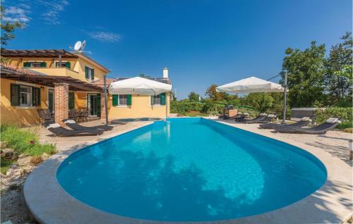 Nice Home In Rezanci With 4 Bedrooms, Jacuzzi And Outdoor Swimming Pool - Režanci