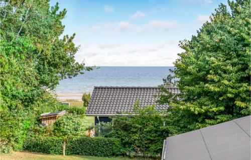 Beautiful Home In Glesborg With House Sea View