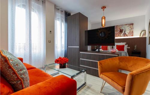 1 Bedroom Stunning Apartment In Sevilla, Seville (photo 2)