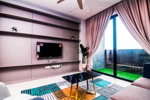 Elegant 3-BR Family Lumi Tropicana by Idealhub 13A - image 6