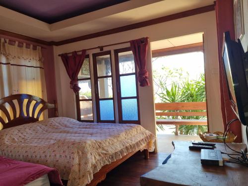 Sawasdee Sichang Resort Room Type - Family Bungalow