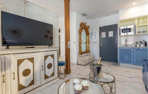 1 Bedroom Stunning Apartment In Sevilla, Seville (photo 8)