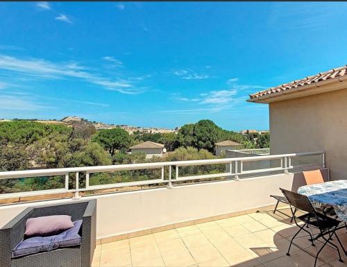 CALVI, T3 -50m2 lumineux, 2 chbre, 4 pers, terrasse 20m2 sans vis à vis, parking