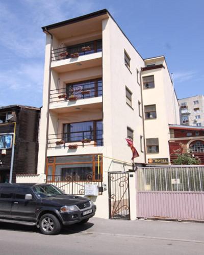 Ave Hotel Victoriei 3